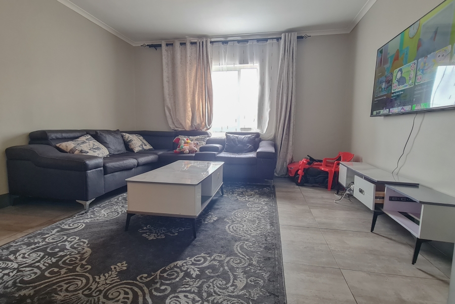 2 Bedroom Property for Sale in Oakdale Western Cape